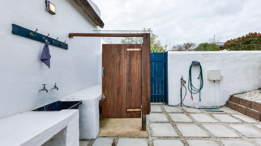 To Let 3 Bedroom Property for Rent in Struisbaai Western Cape